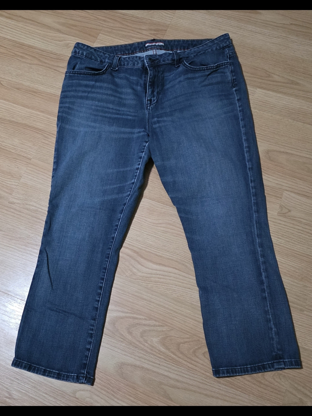 Tommy Hilfiger Women's Medium Blue Straight Leg Jeans